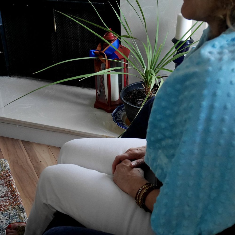 DH Beacon: Weighted (4Lbs) Sensory Lap Blanket - Picture 2 of 3